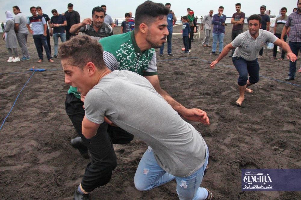 مسابقات محلی کبدی در ساحل سحرخیز محله لاهیجان